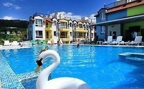 Modern Delux Apartments In Flowers&Pool Private Complex